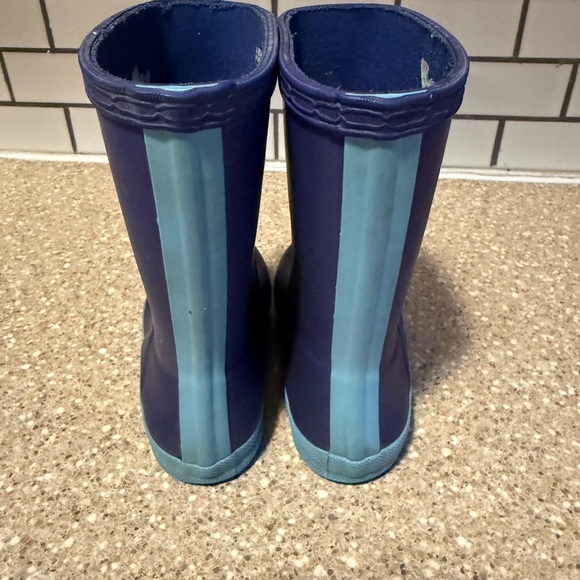 Hunter Kids Navy and Light Blue Rain Boots - Picture 6 of 9